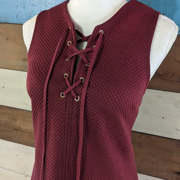 Black swan dress mauve dark red Sleeveless medium lace front boho quilted look - Picture 4 of 4